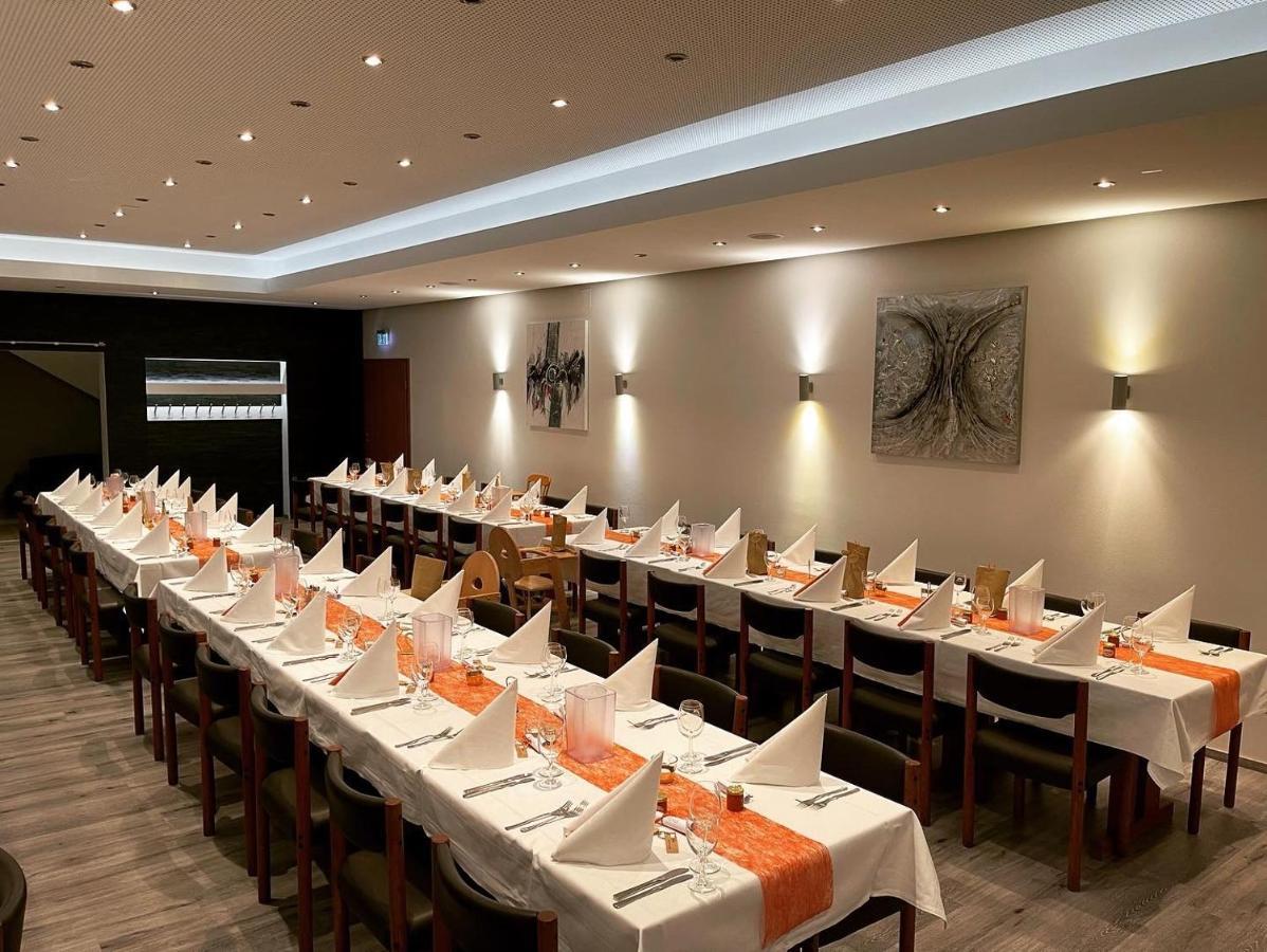 Hotel Krone Königsbrunn Kültér fotó