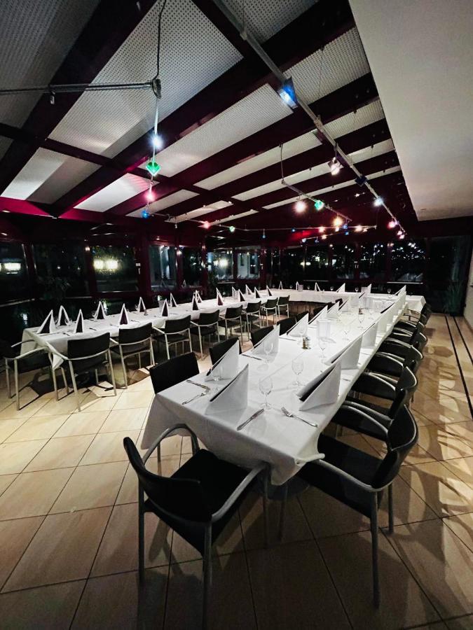 Hotel Krone Königsbrunn Kültér fotó