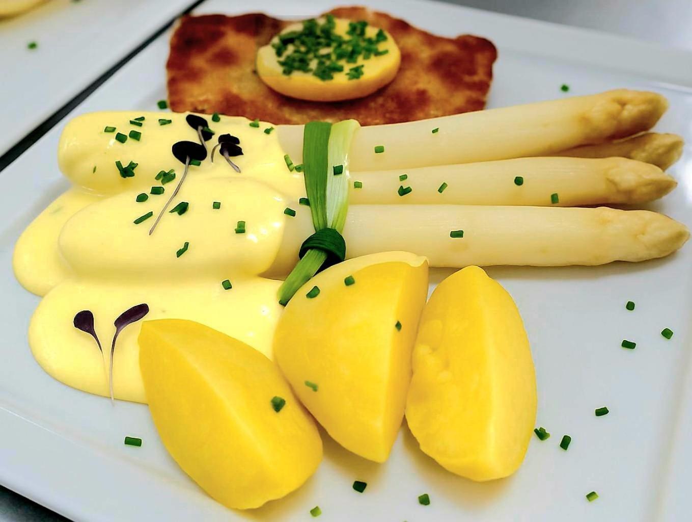 Hotel Krone Königsbrunn Kültér fotó