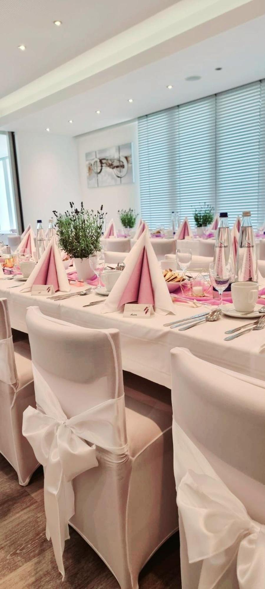 Hotel Krone Königsbrunn Kültér fotó
