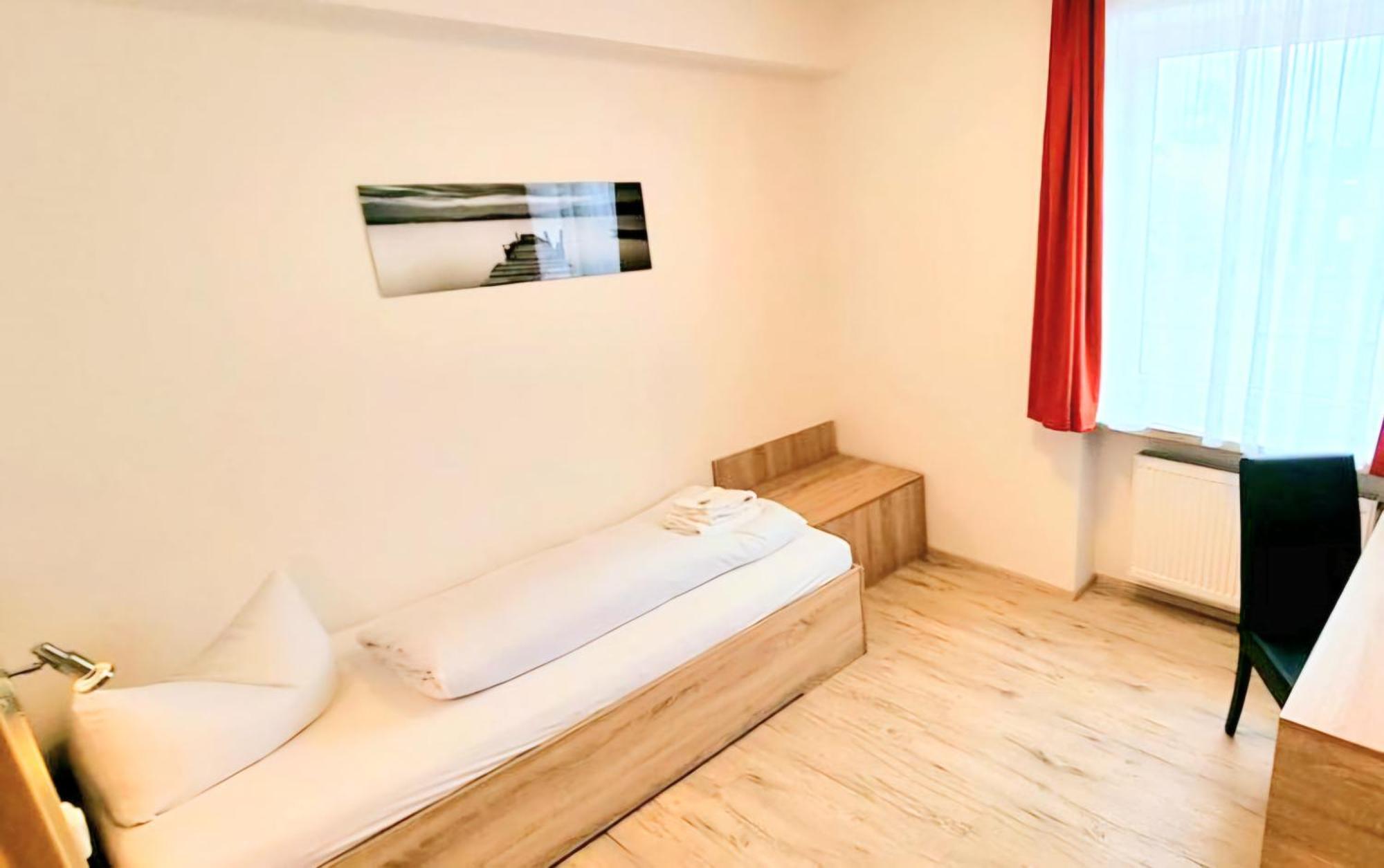 Hotel Krone Königsbrunn Kültér fotó