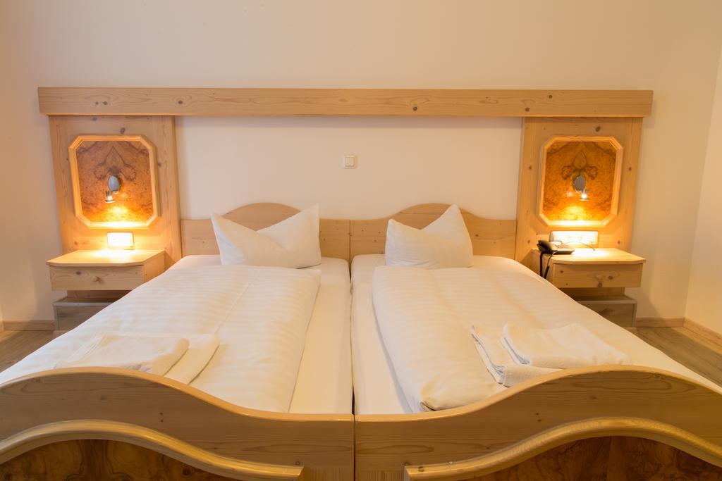 Hotel Krone Königsbrunn Szoba fotó
